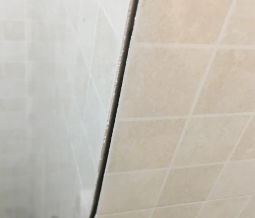 赣州瓷砖空鼓维修公司分享阳台瓷砖脱落的修复过程可以分为以下几个步骤
